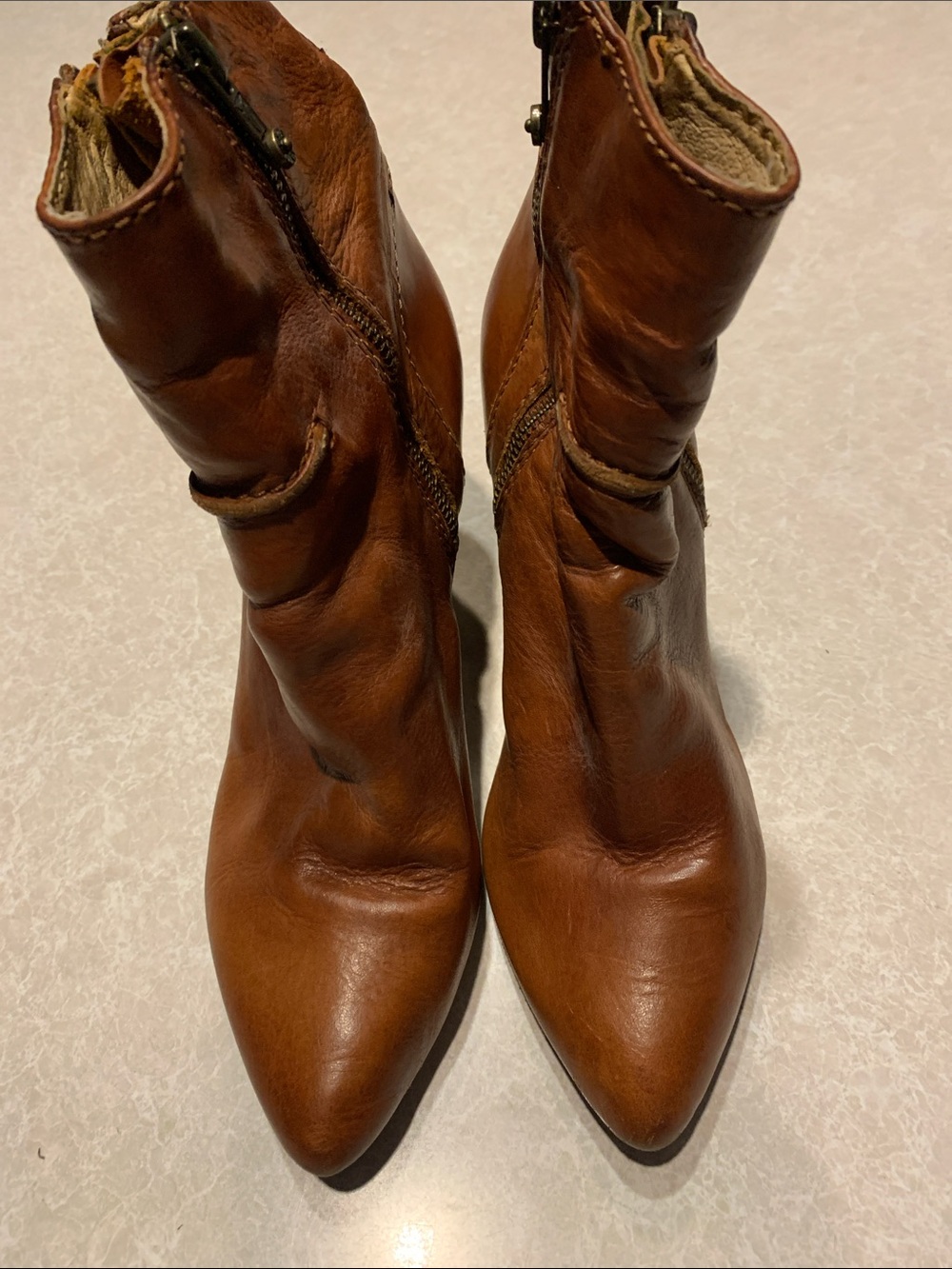 Frye Cognac Leather Pointed-Toe Ankle Booties Size 9 - Picture 10 of 14